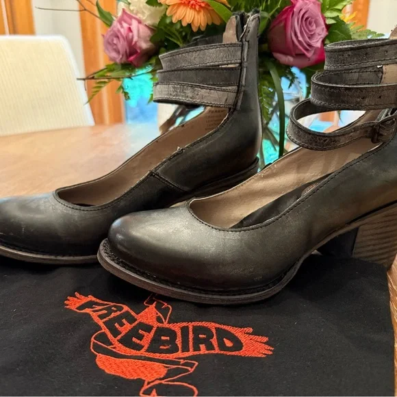 Freebird Black Heeled Shoes - Picture 1 of 2